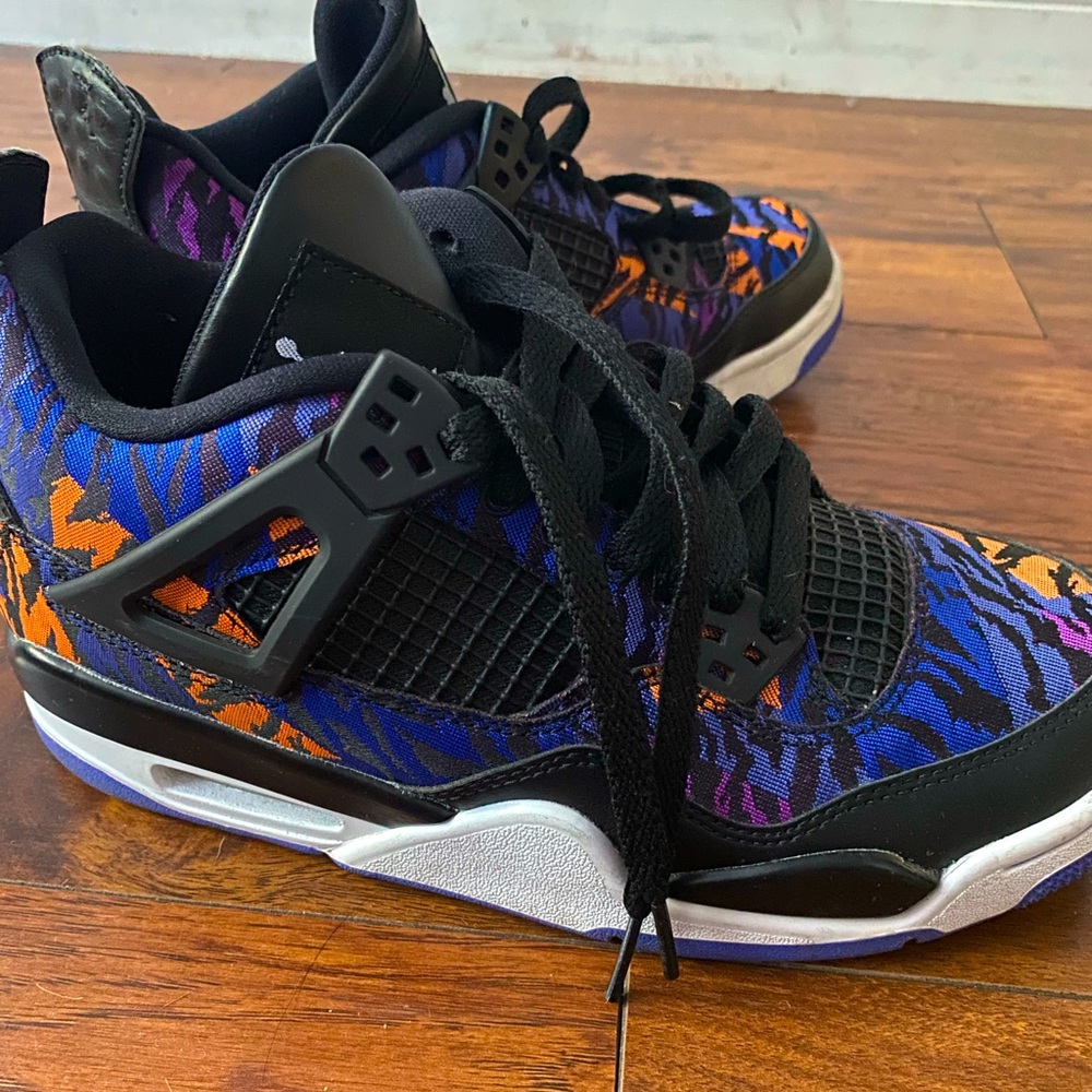 JORDAN 4 RETRO TIGER STRIPES